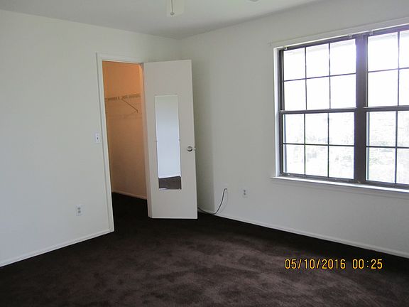 Walk-in closet/Bedroom 1