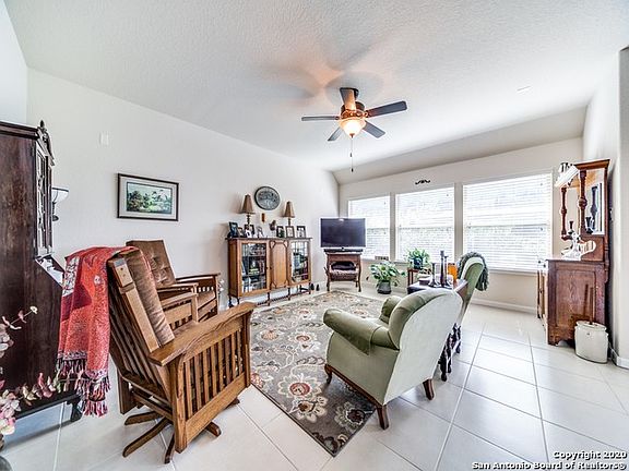 5th image of 337 Derby Dr