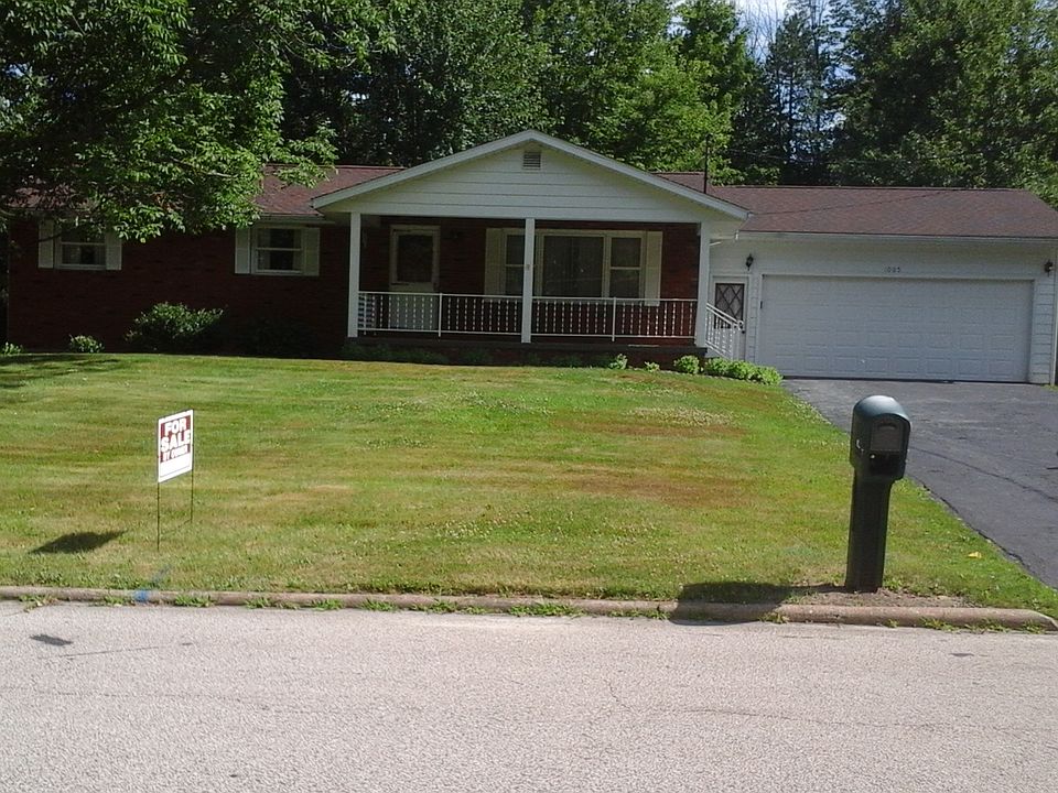 2nd image of 1065 Shady Ln