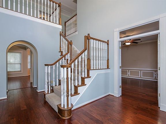 5th image of 614 Fernglade Dr