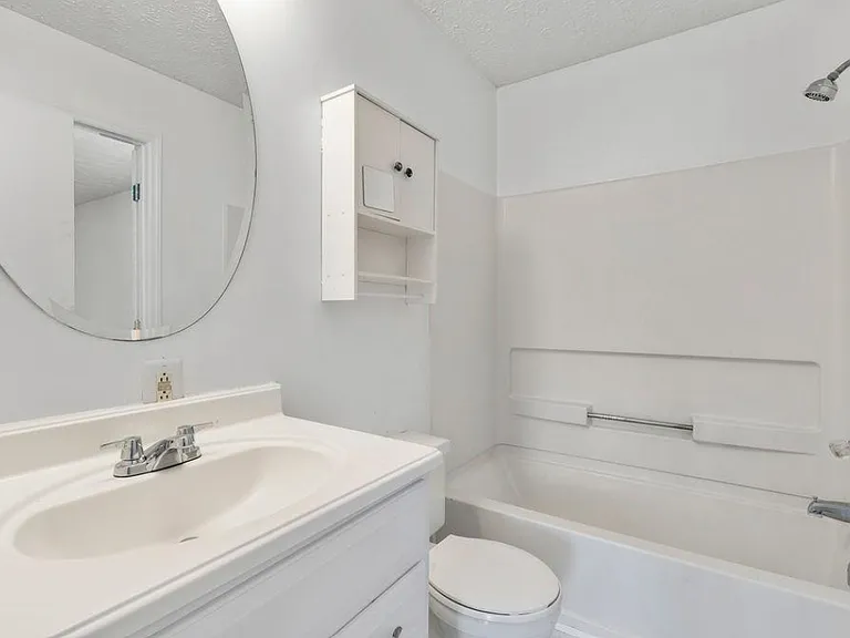 8228 Wynewood Ct — Photo 11