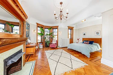 Sold by Avenue Sotheby's International Realty
