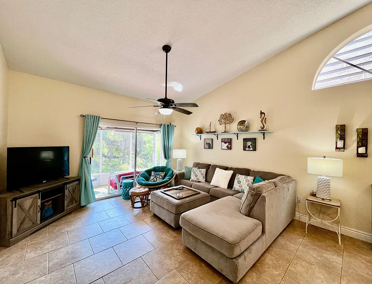 Building Photo - 3075 Fox Ln