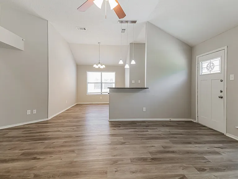 701 Park View Ave — Photo 5