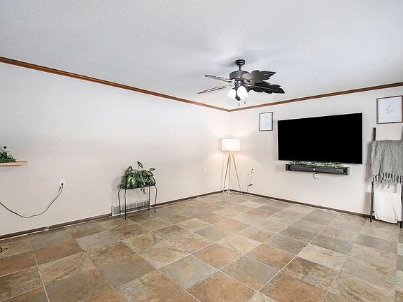 5th image of 726 Mynster St