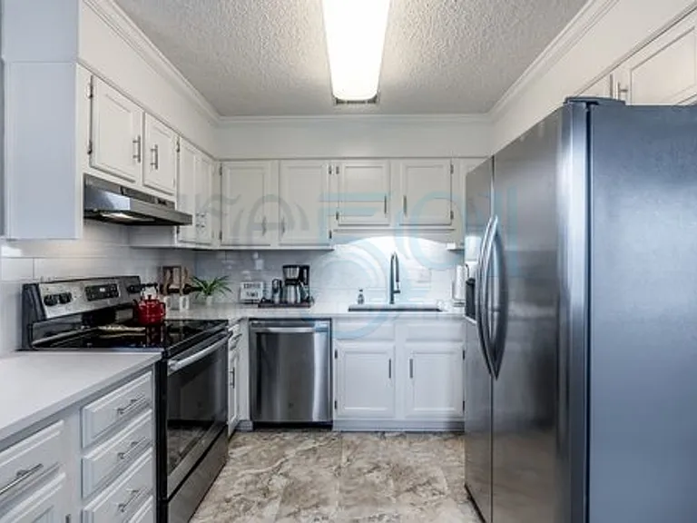 116 Tiffany Cir — Photo 11