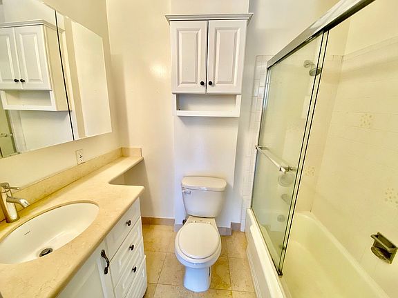 2nd image of 650 Lake St APT 6