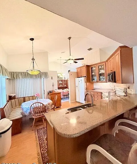 106 Delvalle St — Photo 3