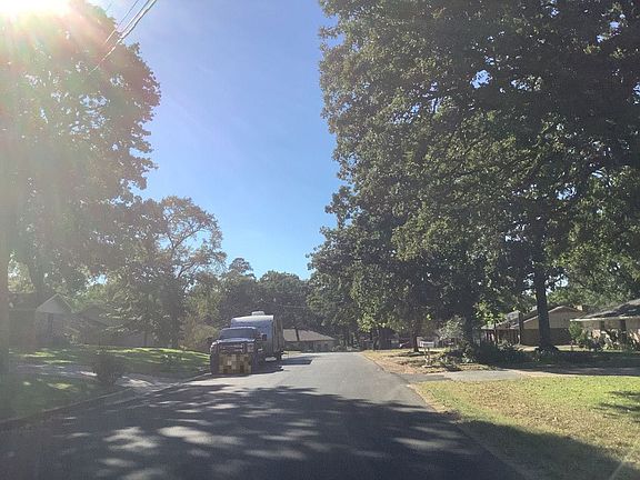 5th image of 5192 Holly Ln