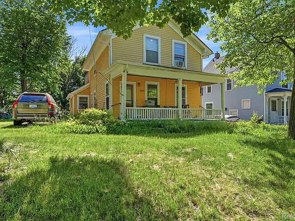 2nd image of 604 Spring St