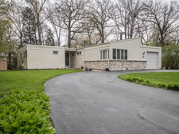 2nd image of 1606 S Sherwood Dr