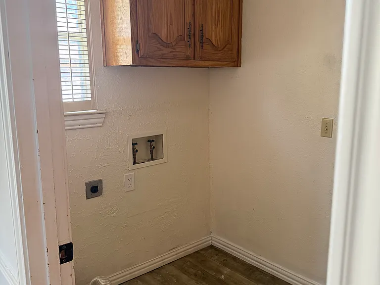 1709 Hatherly Dr — Photo 10