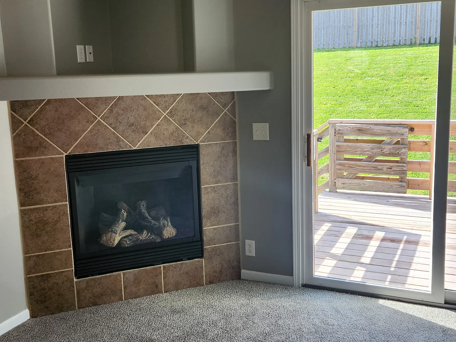 3 bed, 1378 sqft, $2,100 — Photo 3