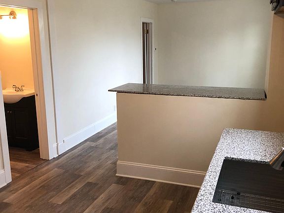 5th image of 259 Carolina St Fl 2