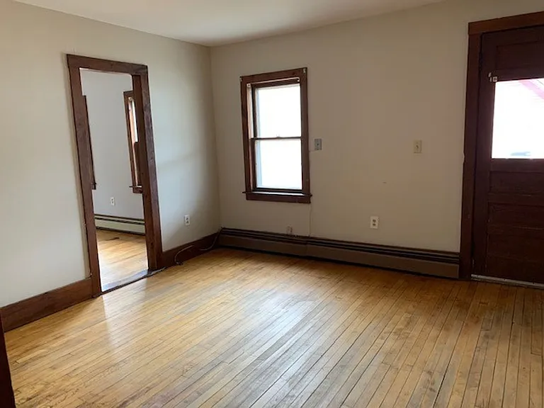 4-10 Central St — Photo 11