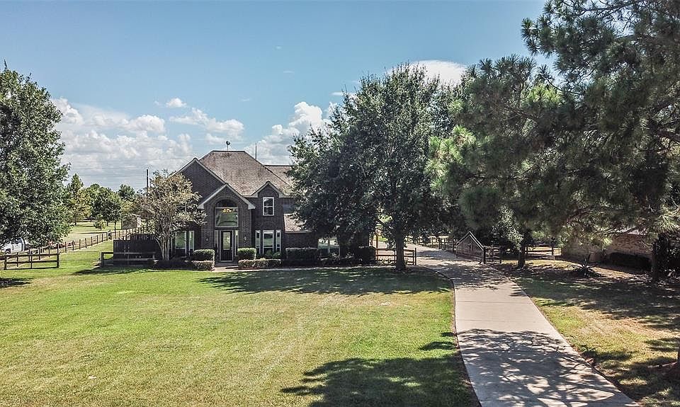 1st image of 32111 Grove Park Dr