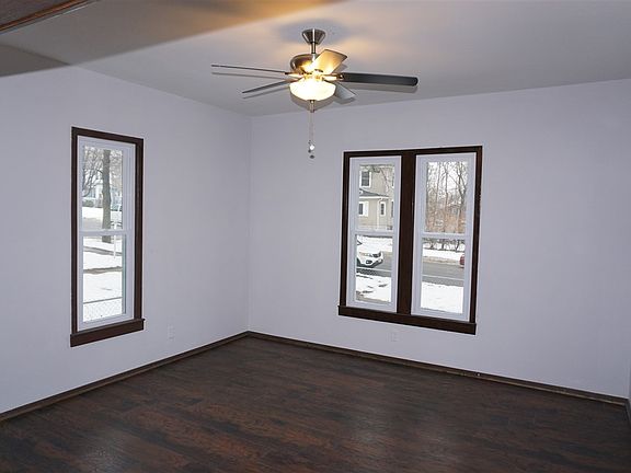 5th image of 1102 Grant Ave