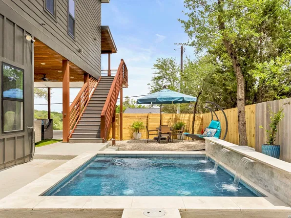 143 MOUNTAINVIEW DR, Canyon Lake, TX 78133