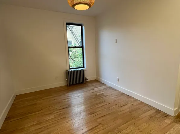 1035 Halsey Street image 8 of 15