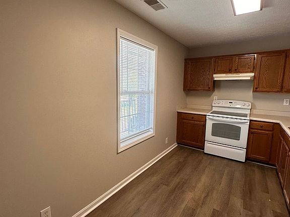 5th image of 10012 Michaele Ln #6