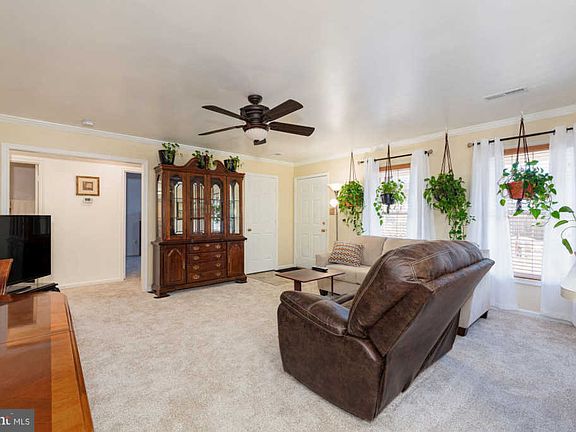 3rd image of 12160 Amanda Ct