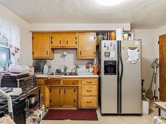 5th image of 522 Center Ave #524