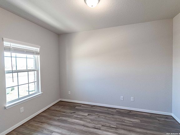 2nd image of 14807 Sycamore Crossing