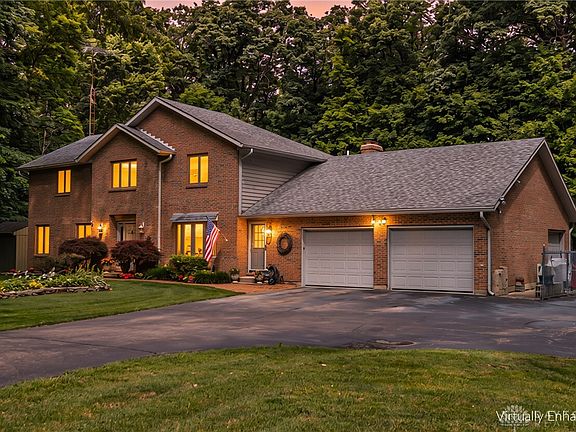 2nd image of 4316 Briarwood Dr
