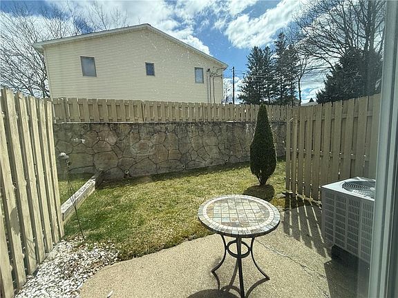 3rd image of 35 Dale Ave APT G