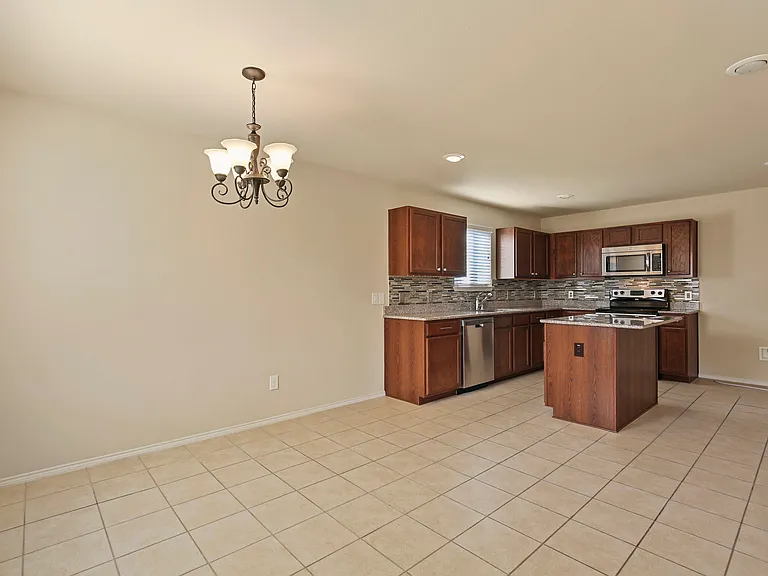 1433 Willoughby Way — Photo 13