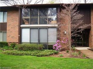 22968 Maple Ridge Rd UNIT 105, North Olmsted, OH 44070