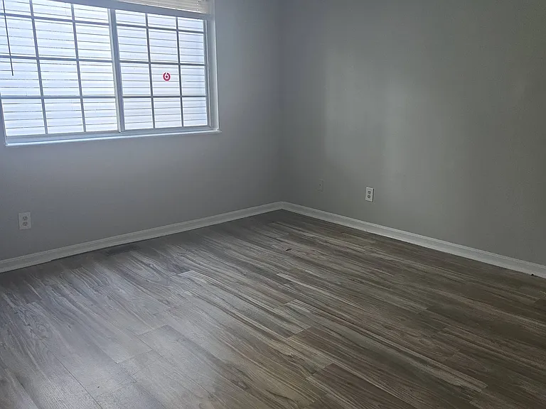 11042 Amburg Ct — Photo 12