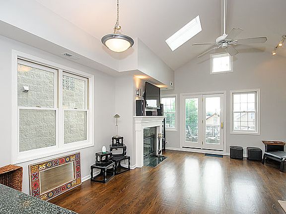 2nd image of 1244 W Ohio St #3E