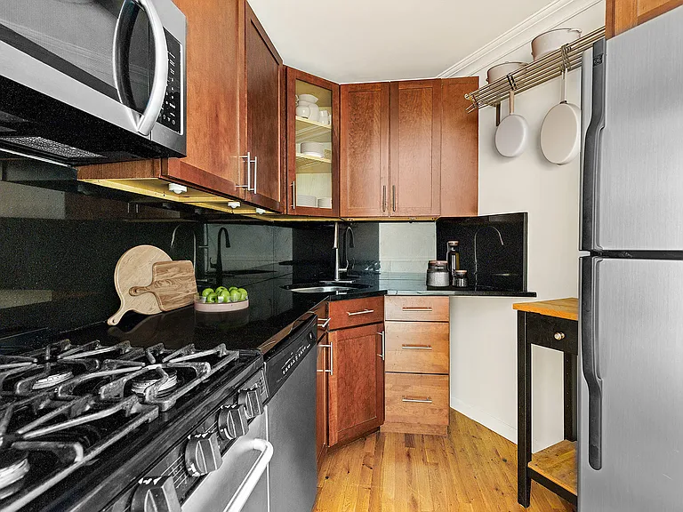 1139 Prospect Ave #2F — Photo 3