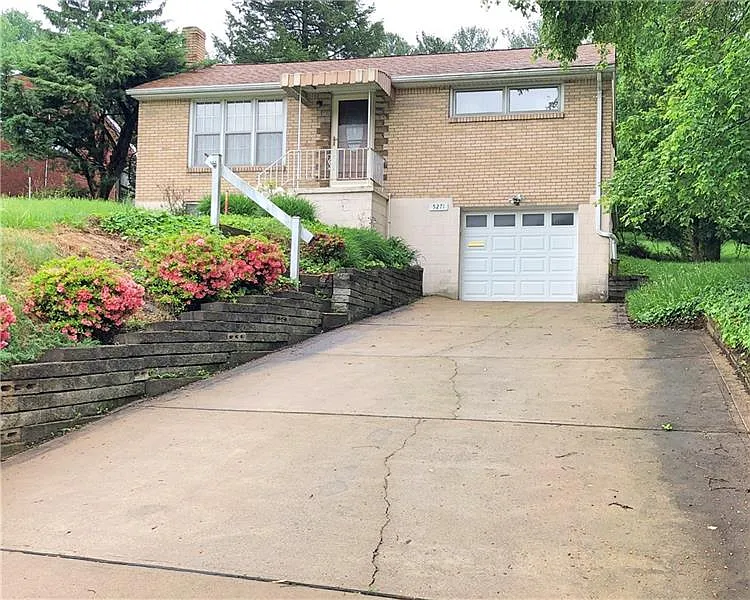 5271 McAnnulty Rd photo 1