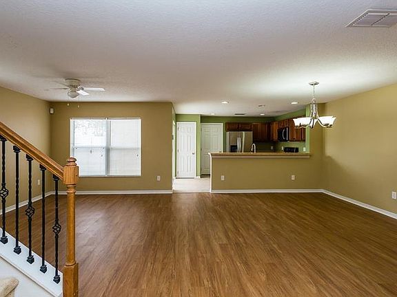 5th image of 13803 Phoenix Dr