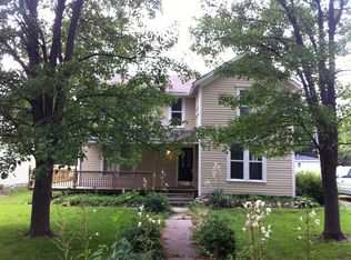 408 NE Douglas St, Lees Summit, MO 64063