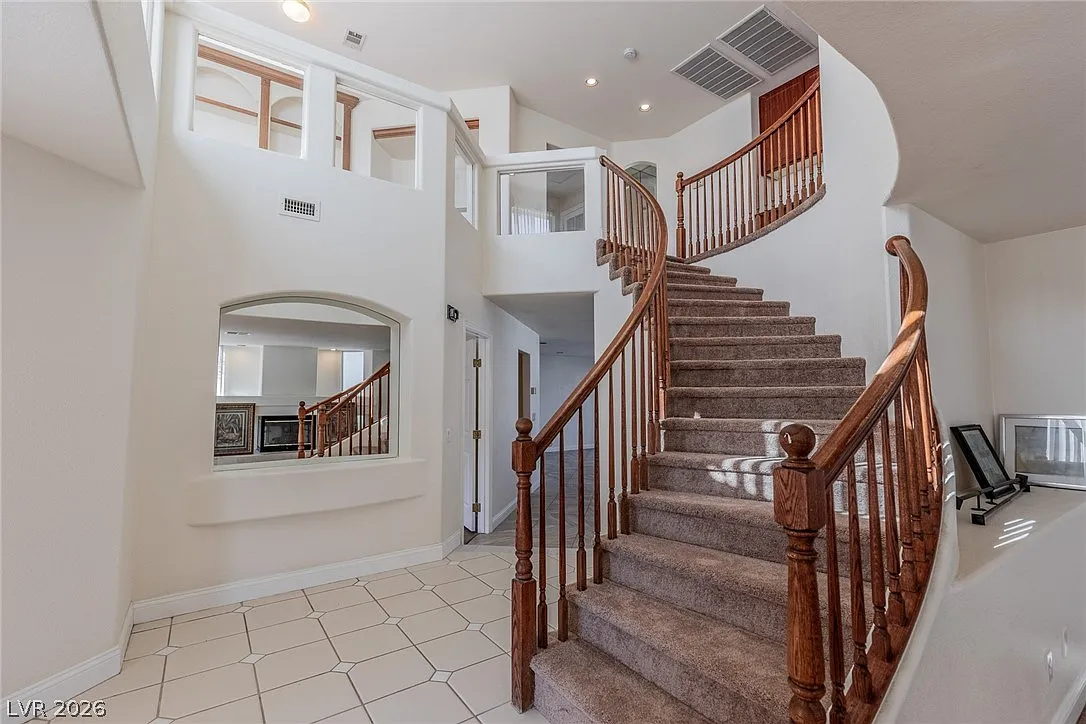 4 bed, 3.0 bath, 3184 sqft, $3,000 — Photo 3