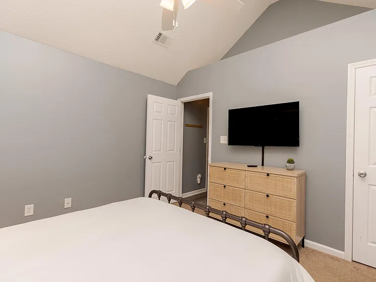 225 Stirling Bridge Dr — Photo 18