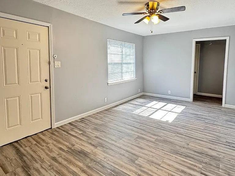 3270 Christopher St — Photo 6
