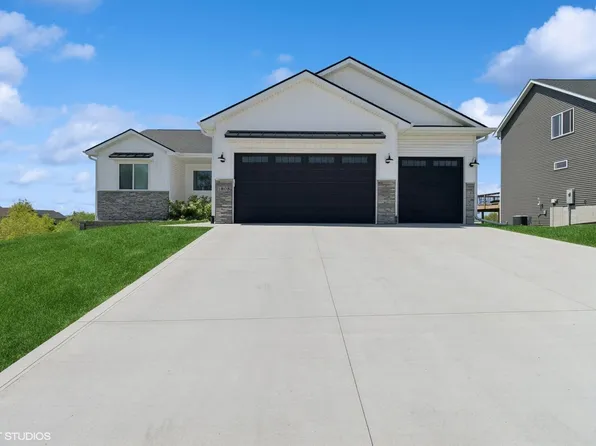 1808 Crabapple Ln, Granger, IA 50109