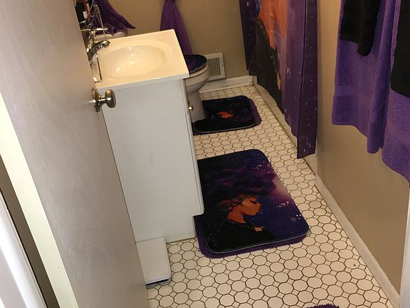 3rd image of 926 Algonquin Ave