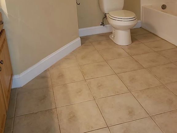 5th image of 2528 Suncrest Vlg #2528