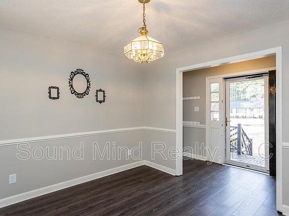3rd image of 332 Whitehall Dr