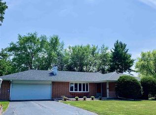 6918 W Warrior Dr, Rockford, IL 61102
