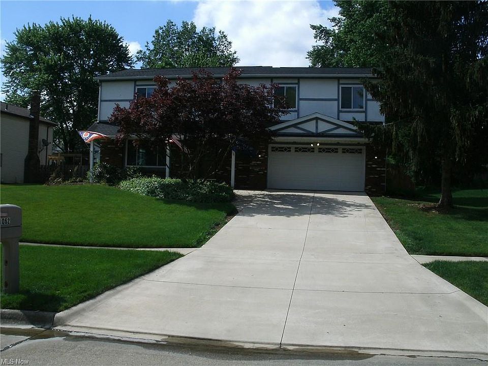1st image of 1062 Oakbrooke Dr
