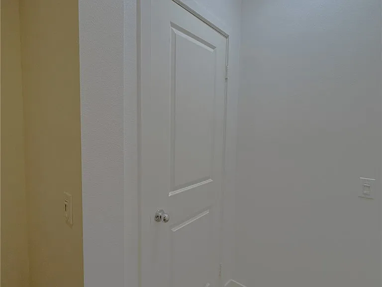 2710 Valor Ln — Photo 27