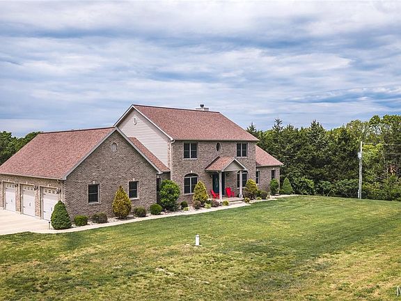 3rd image of 446 Cedar Breeze Dr