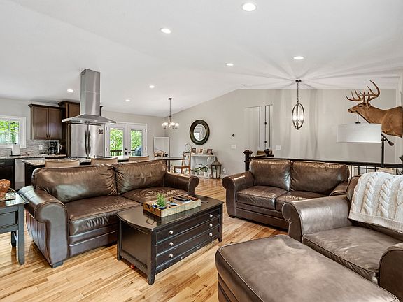 4th image of 2595 Lydiard Cir