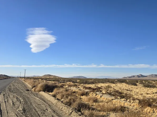 E Avenue O, Palmdale, CA 93591